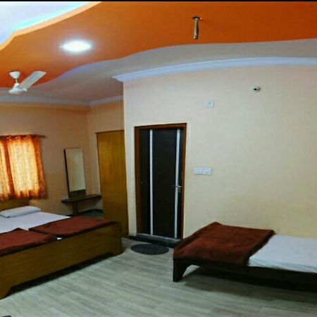 Ganga Palace Hotel Ujjain Exterior foto