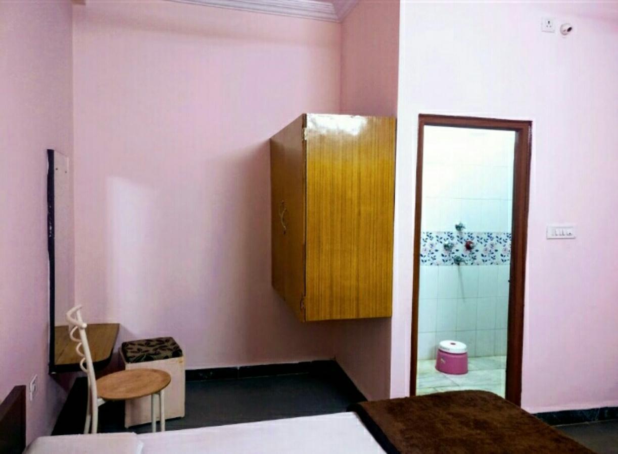 Ganga Palace Hotel Ujjain Exterior foto