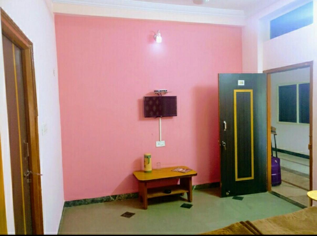 Ganga Palace Hotel Ujjain Exterior foto