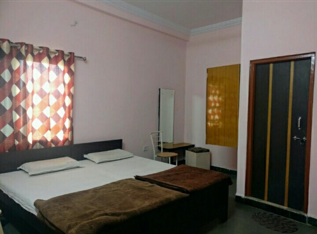 Ganga Palace Hotel Ujjain Exterior foto